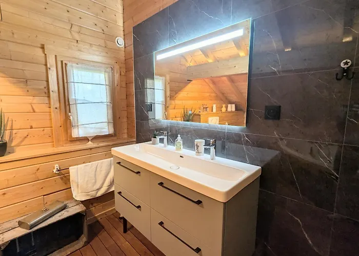 Confort Avec Terrasse Et Poele, Animaux Acceptes - Fr-1-589-233 * 르톨리