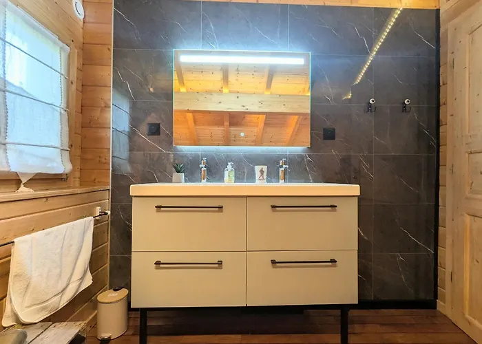 Confort Avec Terrasse Et Poele, Animaux Acceptes - Fr-1-589-233 르톨리